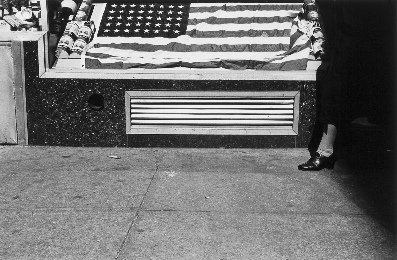Lee Friedlander, Flag, New York City, 1965 / Ли Фридландер, Флаг, 1965